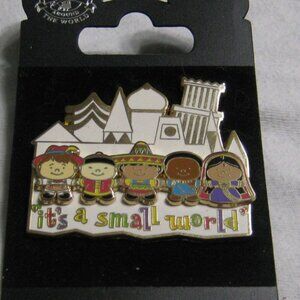2006 3D Disney Pin “It’s A Small World” Children White Castle